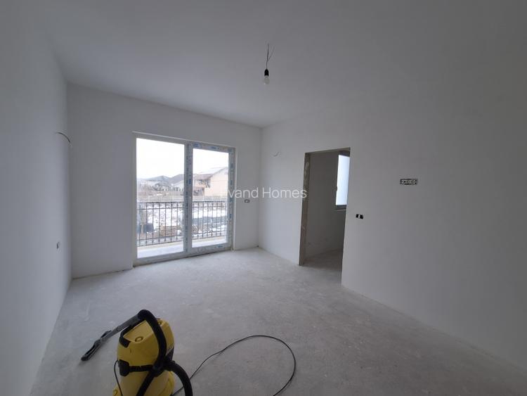 Duplex cu 5 camere, 3 bai - izolat fonic - Sacalaz - 12