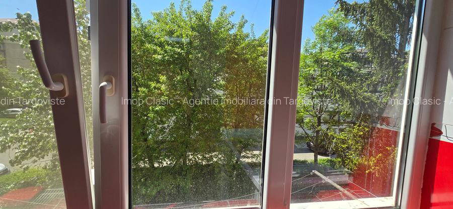 Micro  3 Târgoviște,  vânzare apartament 3camere, Etaj 1 - 13