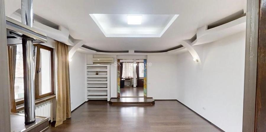 Apartament 5 camere,  Etaj integral vilă monument arhitectural - 3