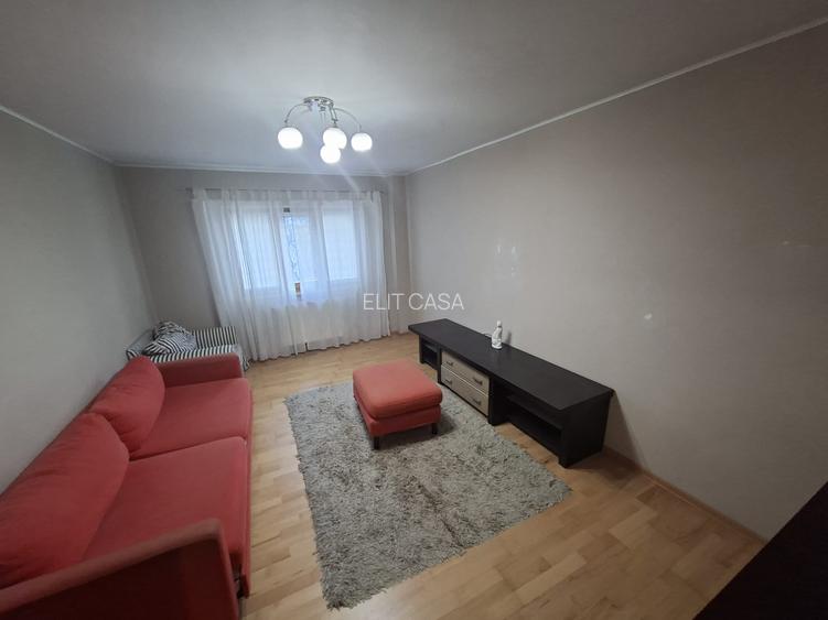 Apratament cu 3 camere decomnadat, etajul 3/4, zona Nicolina - 2