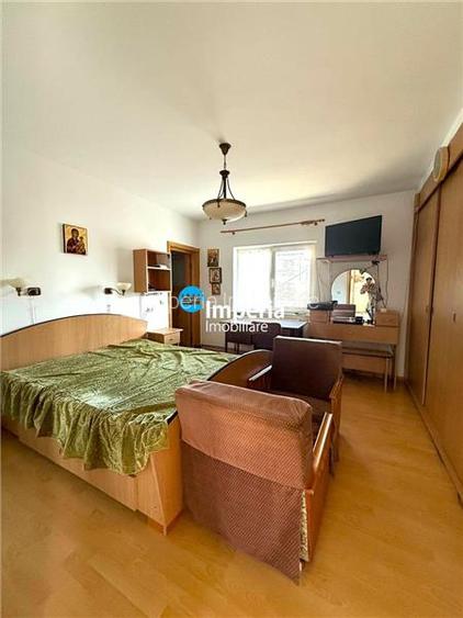 Vila 6 cam, 2400 teren, Garaj, crama,  5 drumuri Valea Adanca - 5