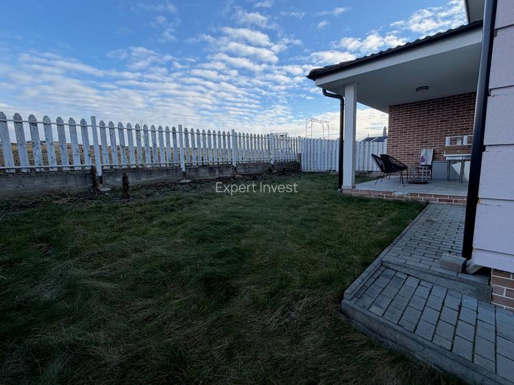 Casa tip duplex - 4 camere - 3 bai - 569 mp teren - Sura Mica - 15