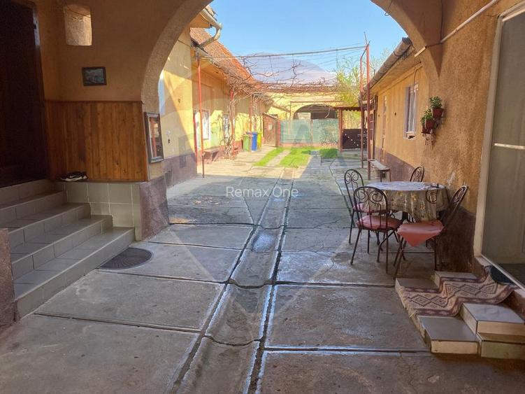 Casă spațioasă de vânzare în Bratei - 9