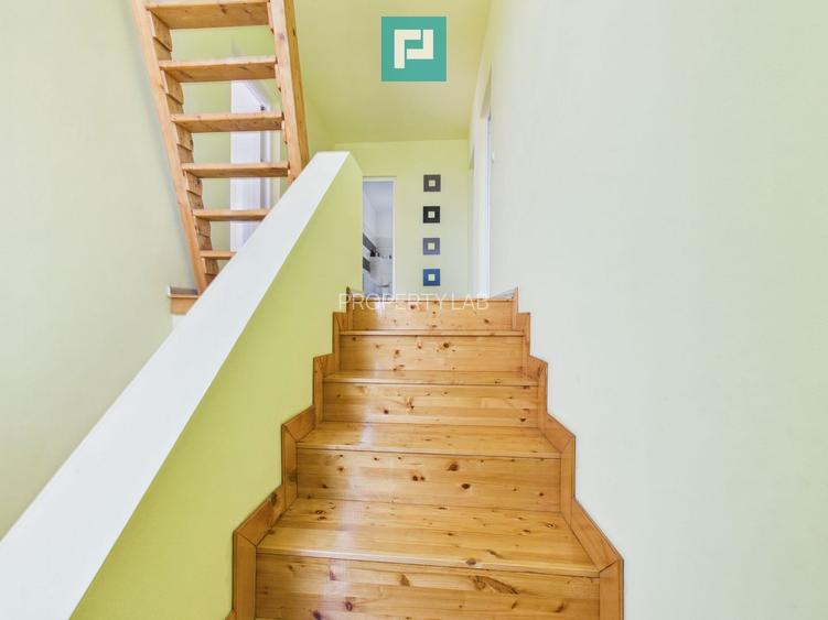 Casă cu 7 camere și teren generos în Șofronea - 12