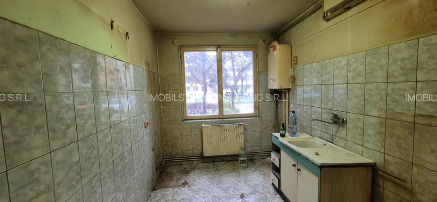 De vanzare apartament 2 camere -Aleea Carpati - 10