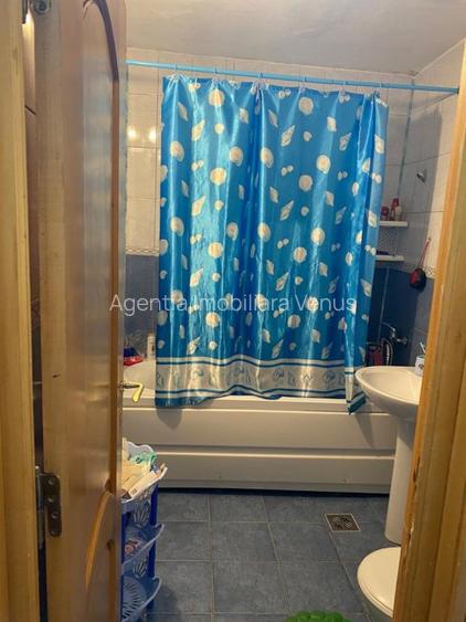 Apartament 3 camere zona Scolii 8 - 9