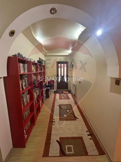 Casă spațioasă 6 camere, 2 băi, garaj spatios și terasă - 32