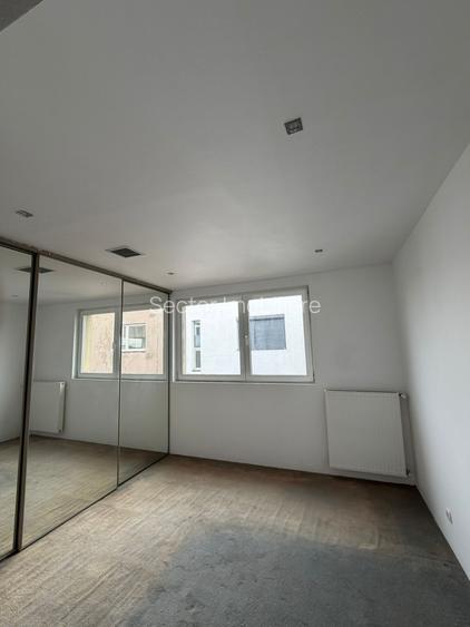 Tunari Strada Paris Complex Sydney - 11