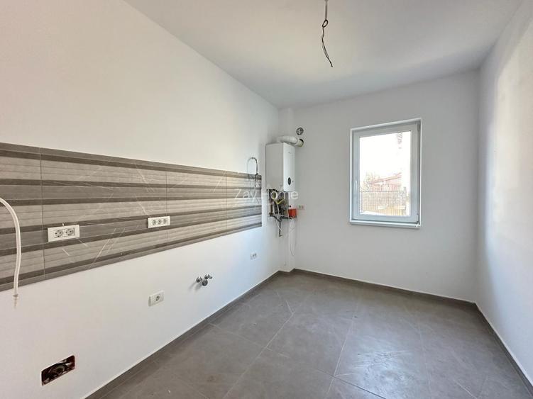 Decomandat. Etaj 1. Geam la baie. - 3