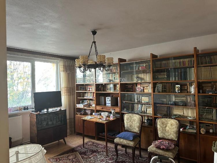 De vanzare Apartament cu 4 camere, decomandat. - 3