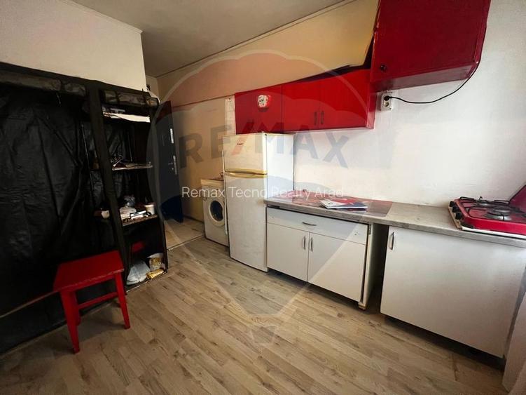 Vand garsoniera zona Vlaicu etajul 3 - 4