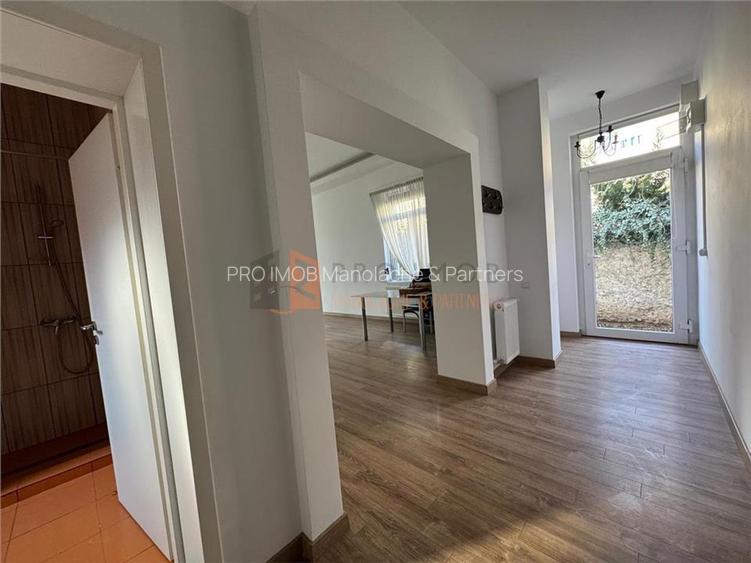 Casa sau Spatiu comercial  in zona magazinelor satesti - 13