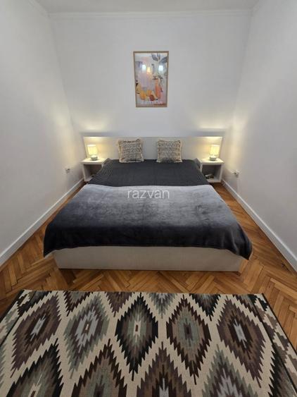 Vedere catre Parcul Piata Romana, la 10 metri de Metrou  - 10