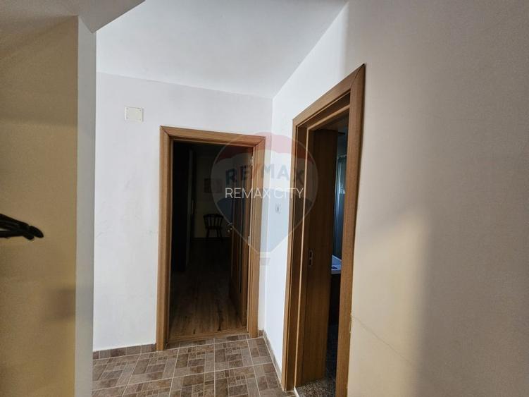 Casă solidă din cărămidă, mobilată, garaj, teren generos – Tarcău - 28