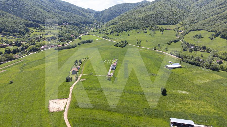 Teren cu peisaj spectaculos in Gura Raului – munte, aer curat, libertate - 15