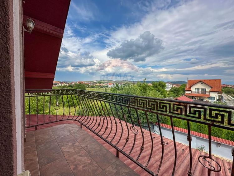 Vila de vanzare pe Str.Strugurilor/Terezian - 15