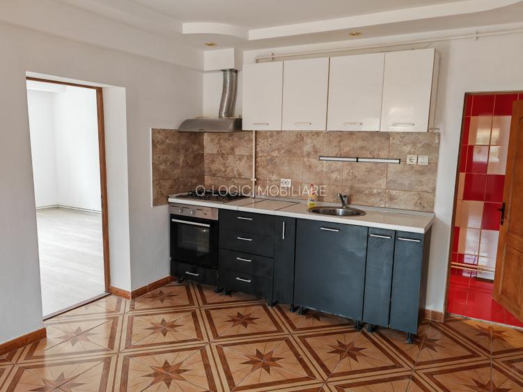 Casa 8 camere mobilata si utilata RASNOV - 23