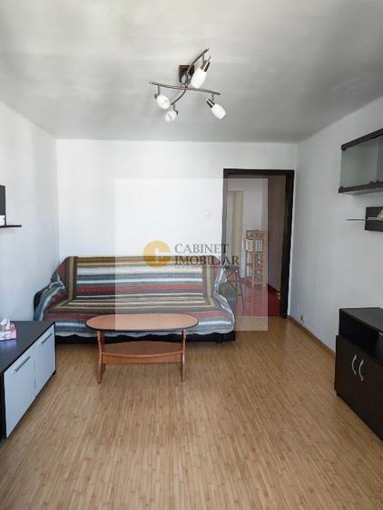 2 camere | 3/10 | Decomandat | Râul Doamnei – loc parcare ADP