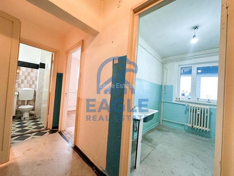 Tomis Nord - 2 Camere decomandat cu balcon pregatit de renovare - 12