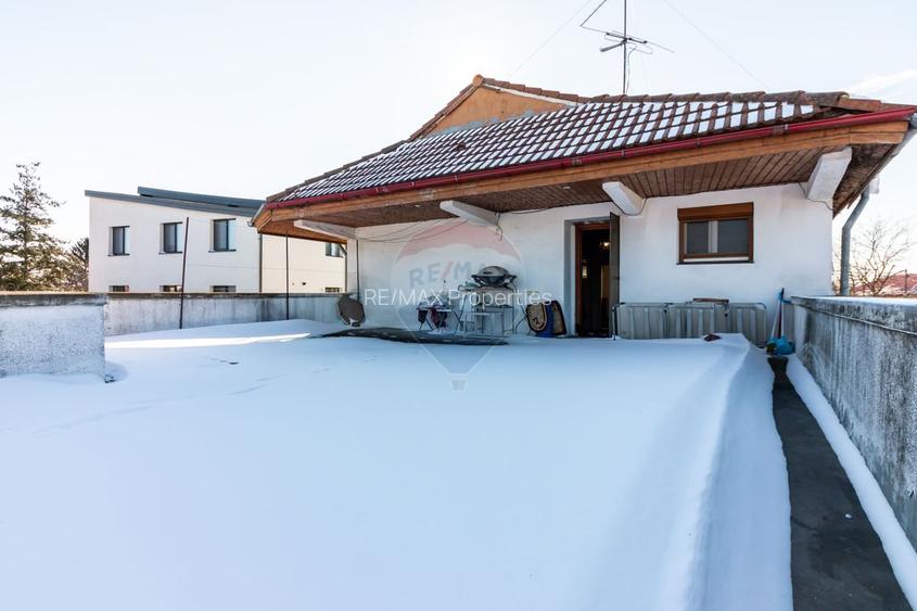 Casă / Vilă cu 4 camere de vânzare în zona Giulesti Sarbi - 24