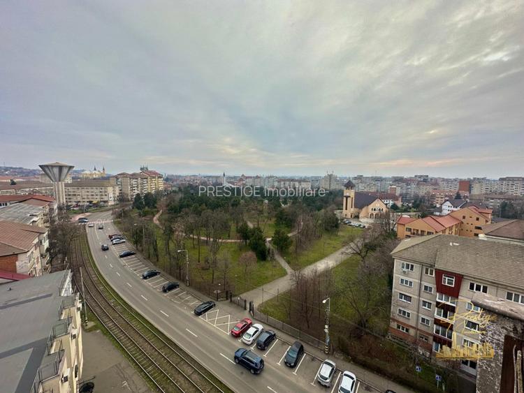 Apartament cu 3 camere spatios in bloc tip B , zona Rogerius - Oradea  - 26