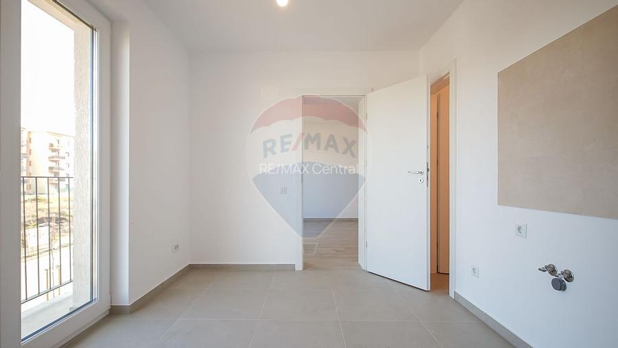 Garsoniera decomandata, 40 mp utili, etaj 1 | ROKMAN | Zona Tractorul - 9