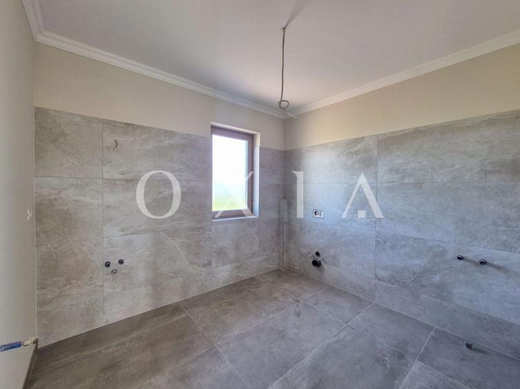 AX929 Giroc, Finisaje Premium, 1/2 Duplex Unit Prin Garaj