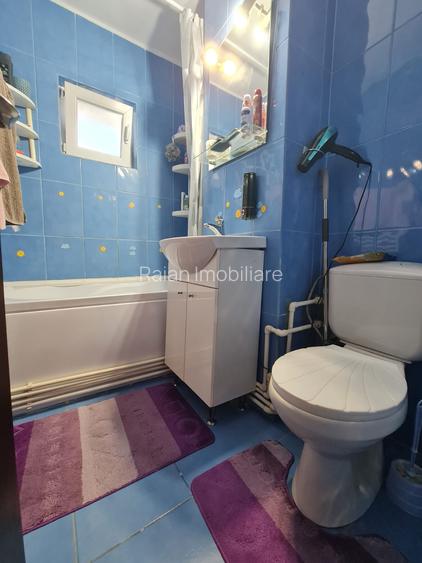 Vanzare apartament 4 camere dec, in Galati, Micro 39A, sup.91mp, mobilat - 18