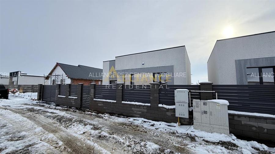 Casa Individuala - 3 camere - 2 bai - 371 mp teren - 4