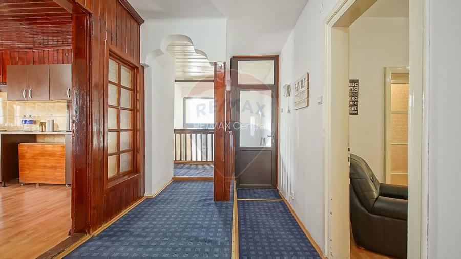 Vilă cu farmec istoric în Bușteni, pensiune sau locuință de vacanță! - 15