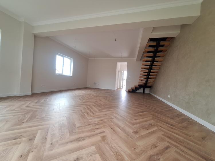 Duplex spatios cu 4 camere in Dumbravita -semineu- la 3 minute de Primarie