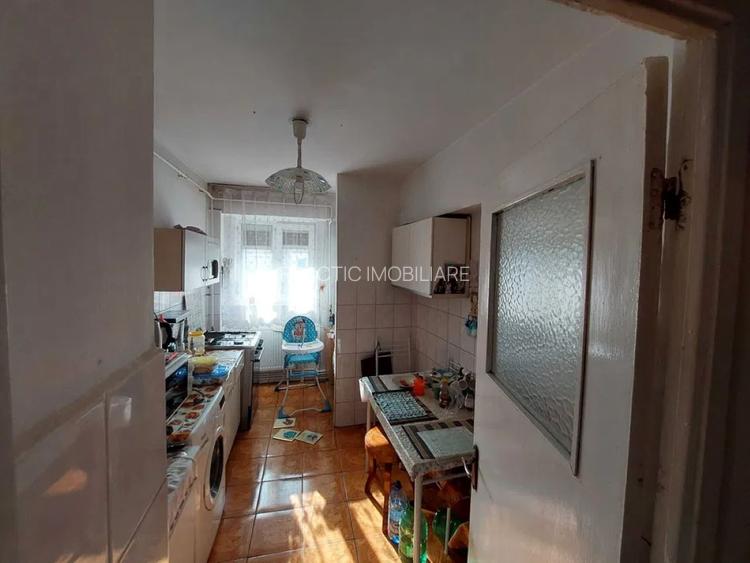 Apartament cu 4 camere in Micro 17 - 6