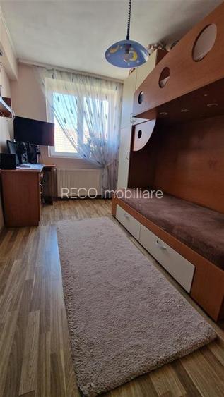 RECO Apartament 3 camere zona centrala - 5