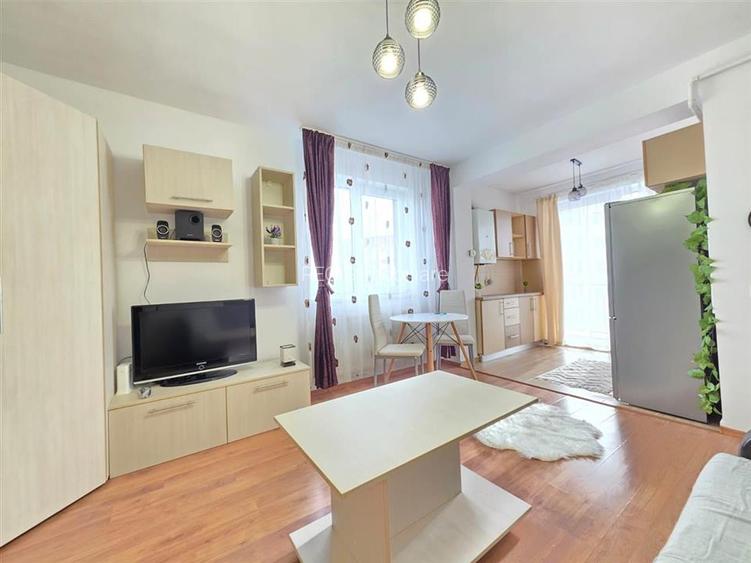 Garsoniera Tractoru langa Coresi cu loc de parcare - 3