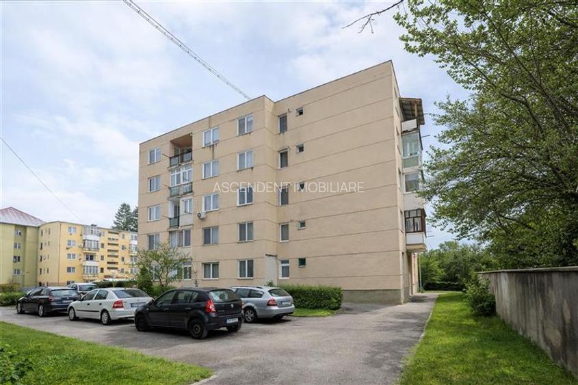 Apartament 2 camere,improspatat, decomandat,balcon,pivnita,Targu Secuiesc - 12