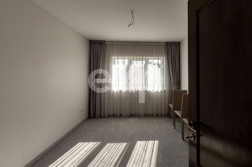 Casă/Vilă duplex cu 5 camere de vânzare, strada 9 Mai- zona Centrală - 15