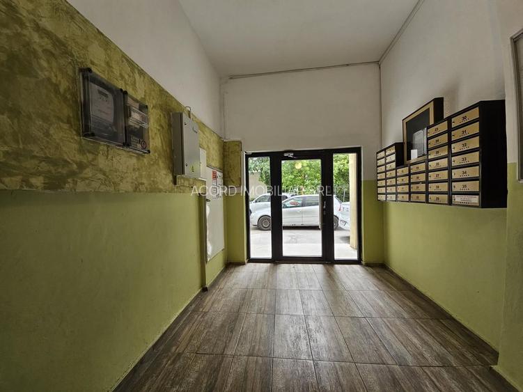 APARTAMENT  SPATIOS , 4 CAMERE , DECOMANDAT, ZONA DACIA - 19