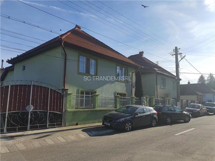 Casa singur in curte cu  700mp teren in orasul Avrig, 25km distanta de Sibiu - 2