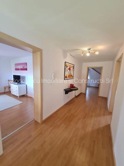 Vila spațioasă și recent renovată în Ghiroda! - 21