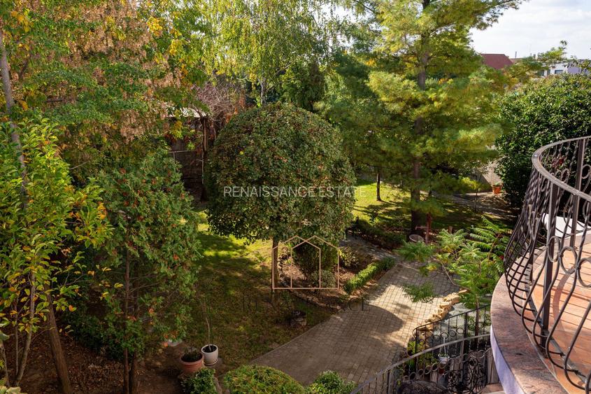 Timisoara - Girocului Vila 12 Camere 4 Bai | 497mp Utili 1373mp Teren - 28