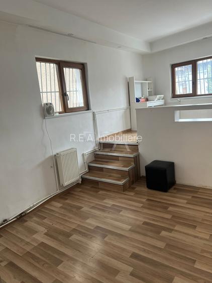 Apartament 5 camere în Vilă – Calea Călărașilor, 110mp, Ideal Sediu Firmă sau Ca - 2