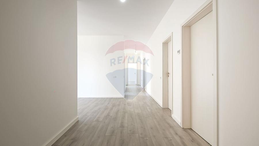 Casă cu 5 camere de vânzare, Hălchiu
