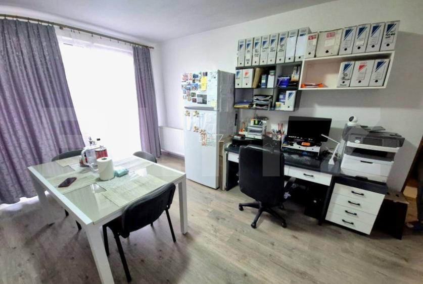 Apartament cu 3 camere, parcare, gradina, zona Porii - 2