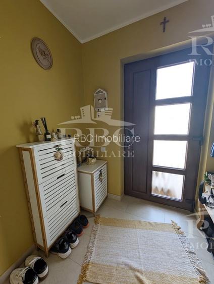Casa cuplata finisata cu teren 300 mp Floresti str. Narciselor - 22
