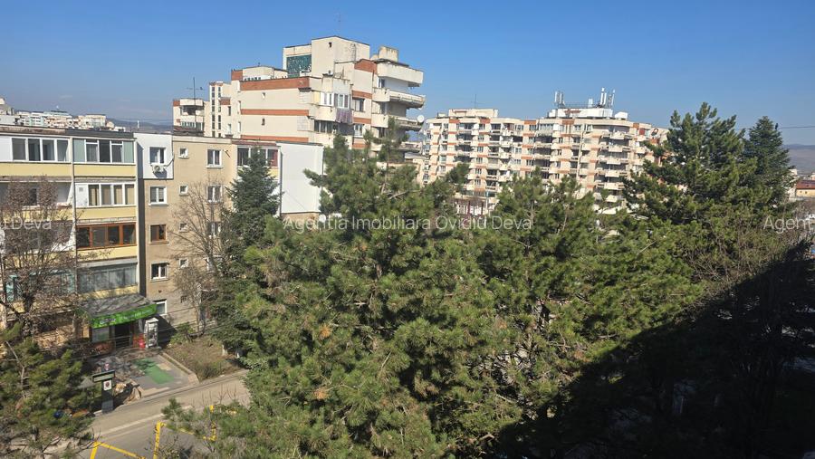 Vand apartament 2 camere decomandat  Deva,  Balcescu,intersectie cu 22 Decembrie - 10
