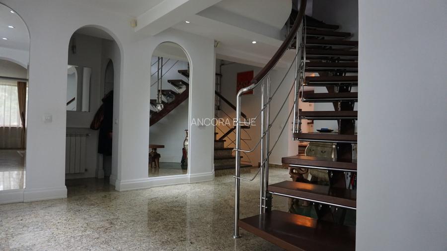 Vila superba in Padurea Baneasa, curte 5000 mp, piscina exterioara - 10