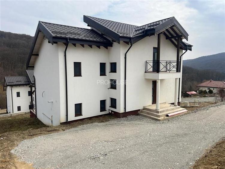 Luncani- vila noua- proiect deosebit langa padure! - 2