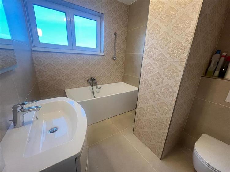 Apartament NOU modern 3 camere si 2 bai zona Trei Stejari
