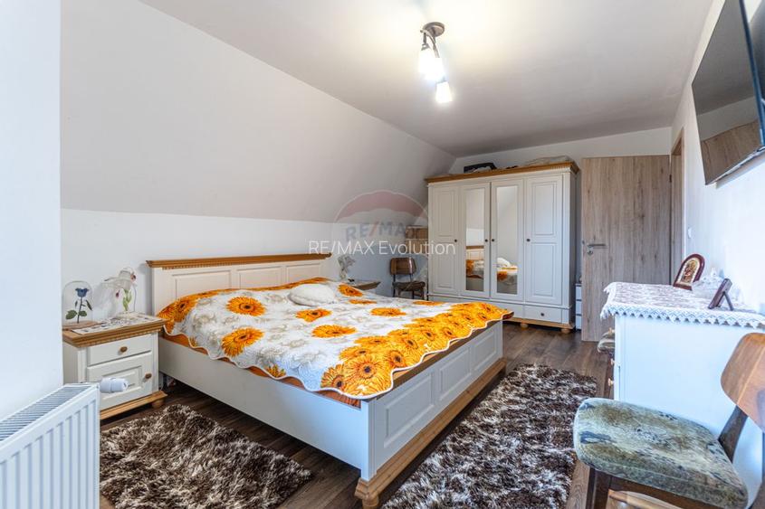 Casă / Vilă cu 6 camere de vânzare in Tarlungeni - 11