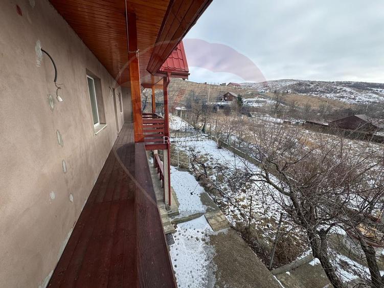 Casă / Vilă cu 6 camere de vânzare în zona Darmanesti - 51